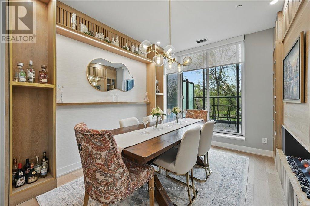 












108 - 2489 TAUNTON ROAD

,
Oakville,




Ontario
L6H3R9

