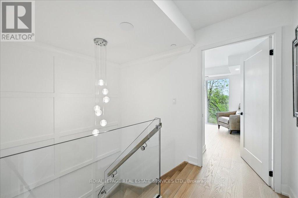 












108 - 2489 TAUNTON ROAD

,
Oakville,




Ontario
L6H3R9

