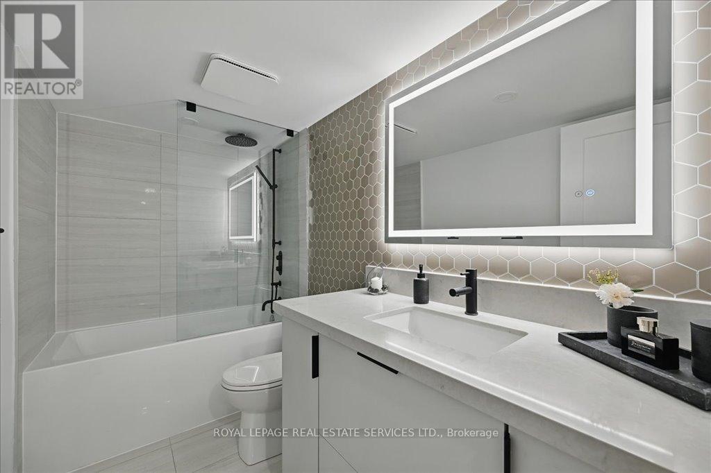 












108 - 2489 TAUNTON ROAD

,
Oakville,




Ontario
L6H3R9

