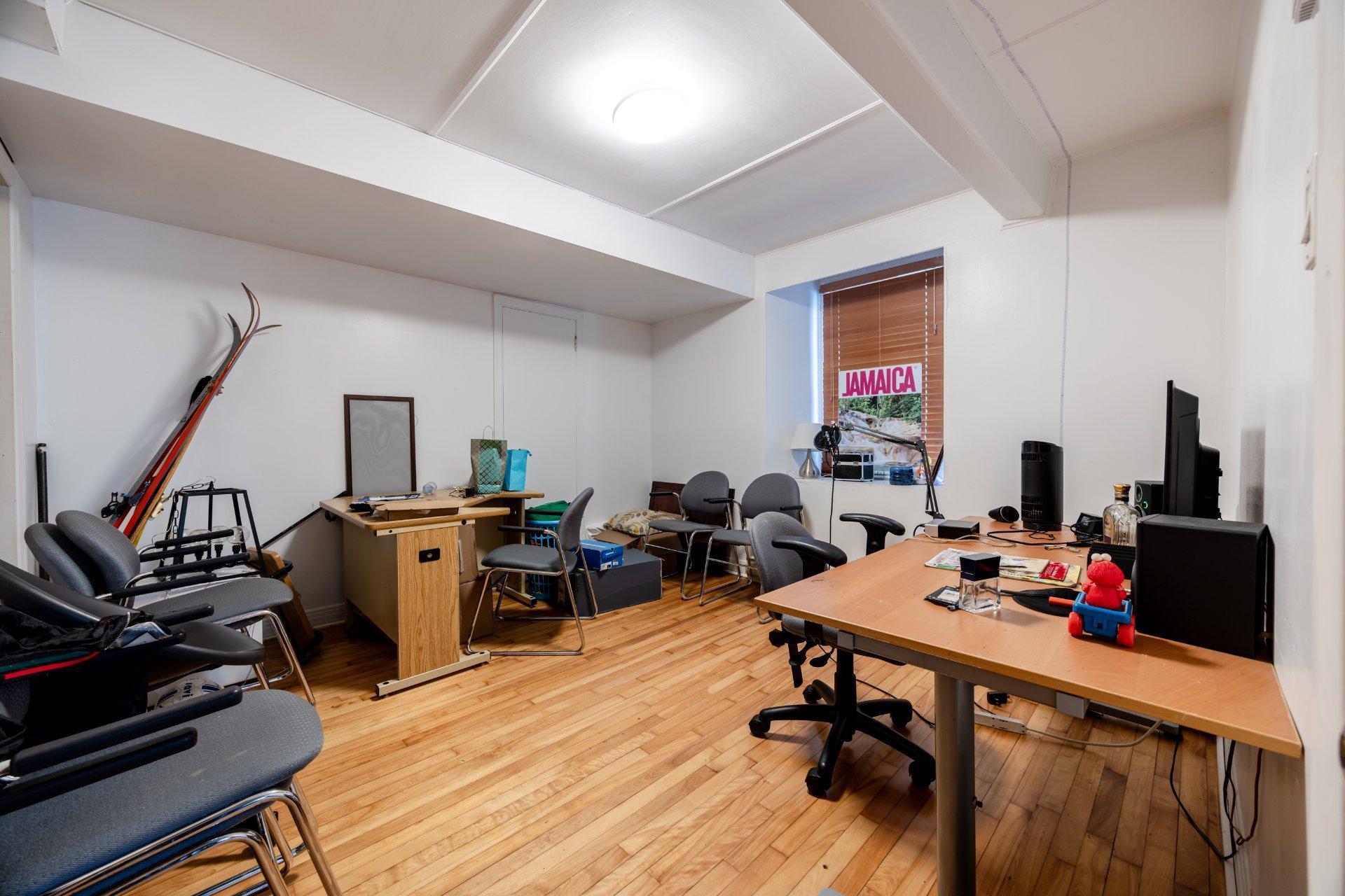 









6830Z


Ch. des Prairies

,
Brossard,







QC
J4Z3H8

