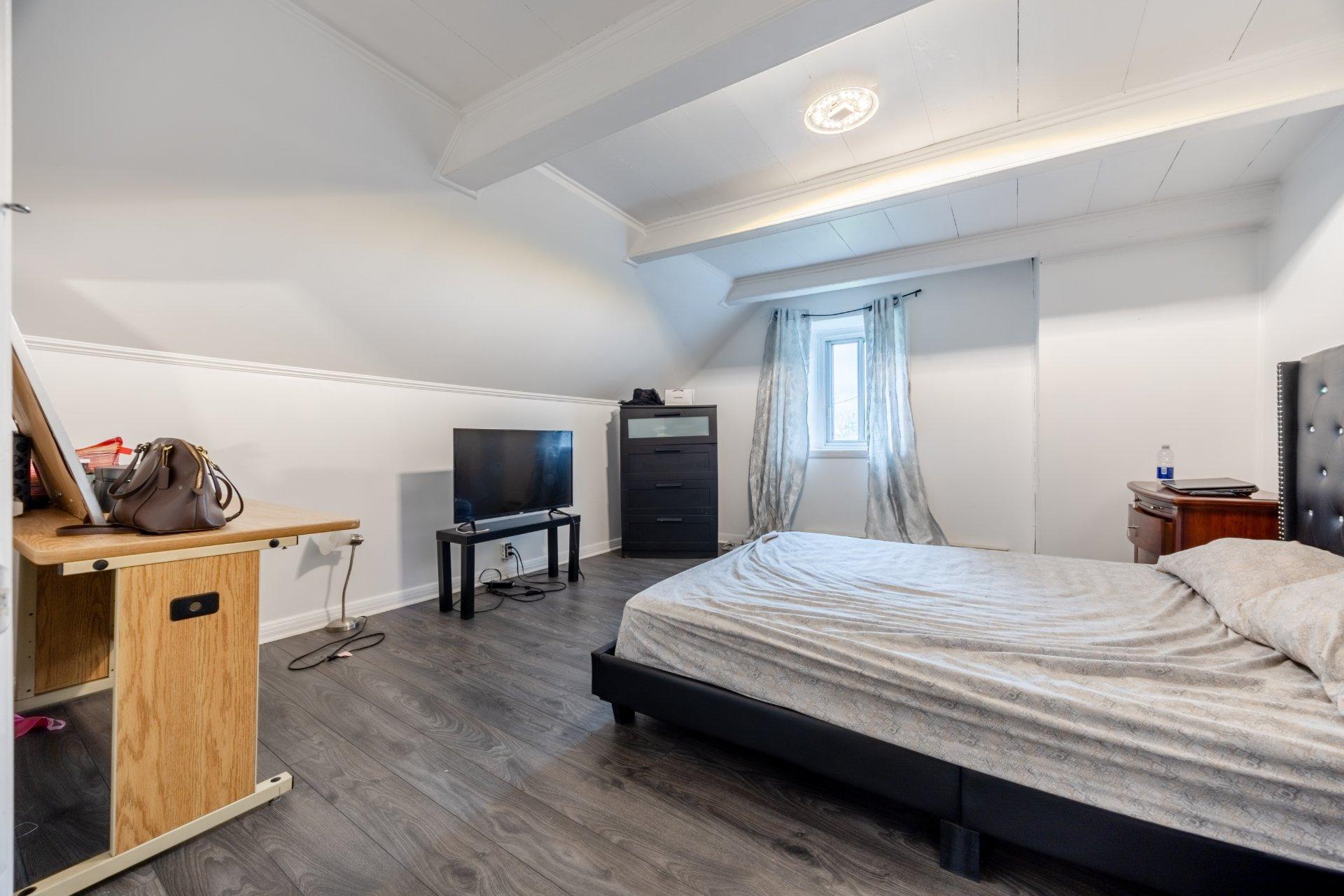 









6830Z


Ch. des Prairies

,
Brossard,







QC
J4Z3H8

