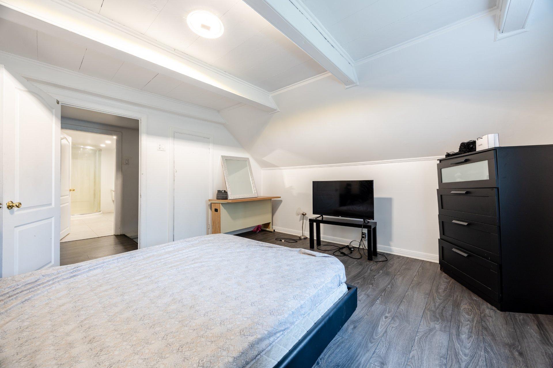 









6830Z


Ch. des Prairies

,
Brossard,







QC
J4Z3H8

