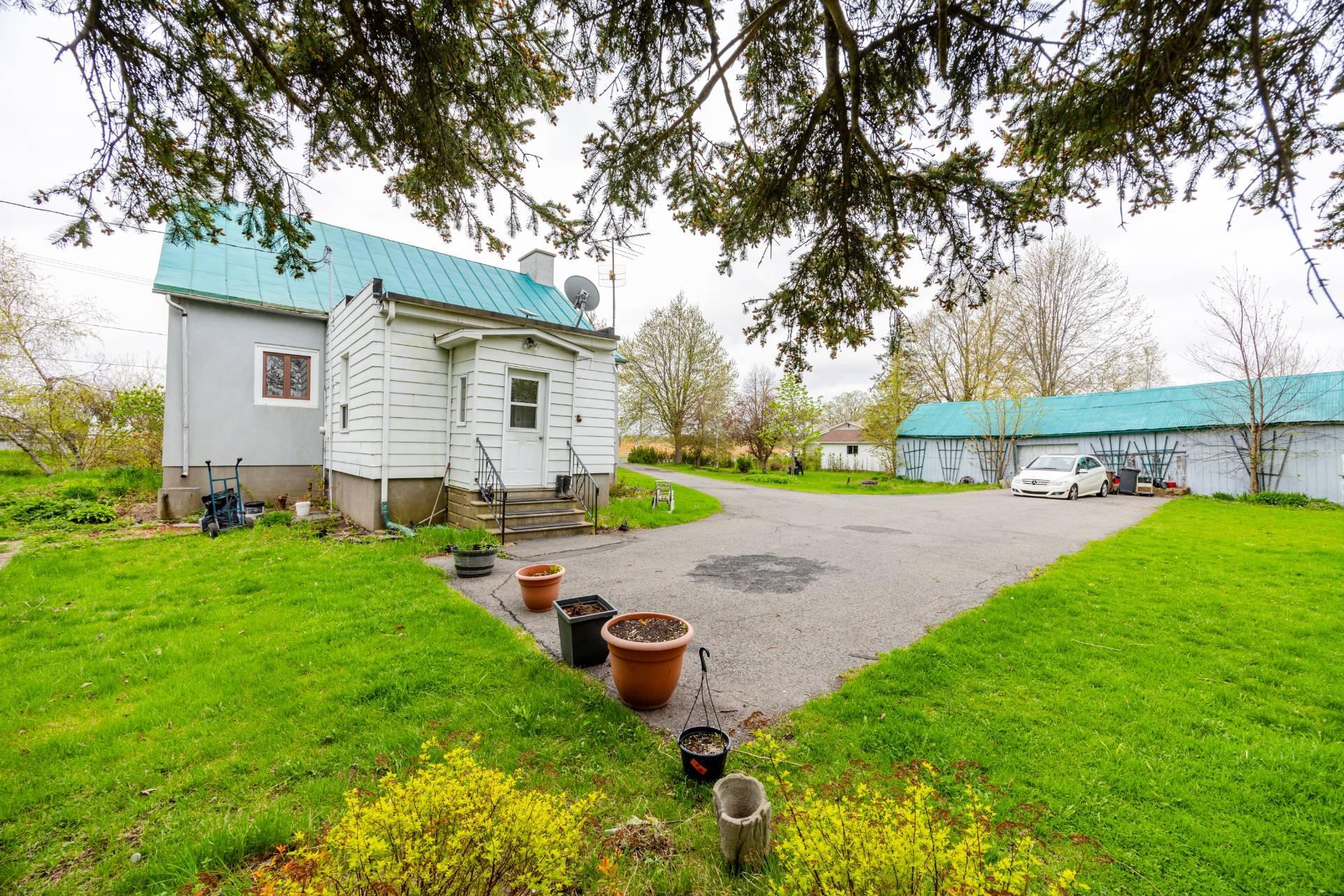 









6830Z


Ch. des Prairies

,
Brossard,







QC
J4Z3H8

