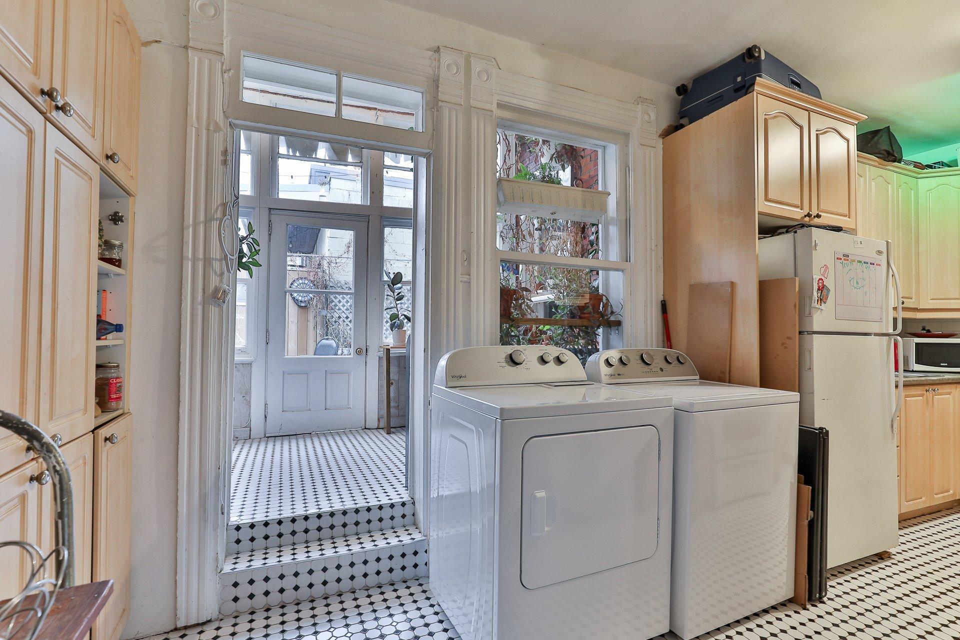 









4800


Rue De Bullion

,
Montréal (Le Plateau-Mont-Royal),




QC
H2T1Y8

