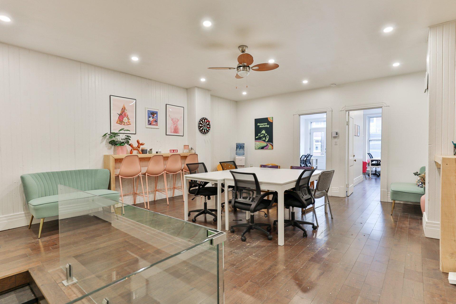 









4800Z


Rue De Bullion

,
Montréal (Le Plateau-Mont-Royal),




QC
H2T1Y8


