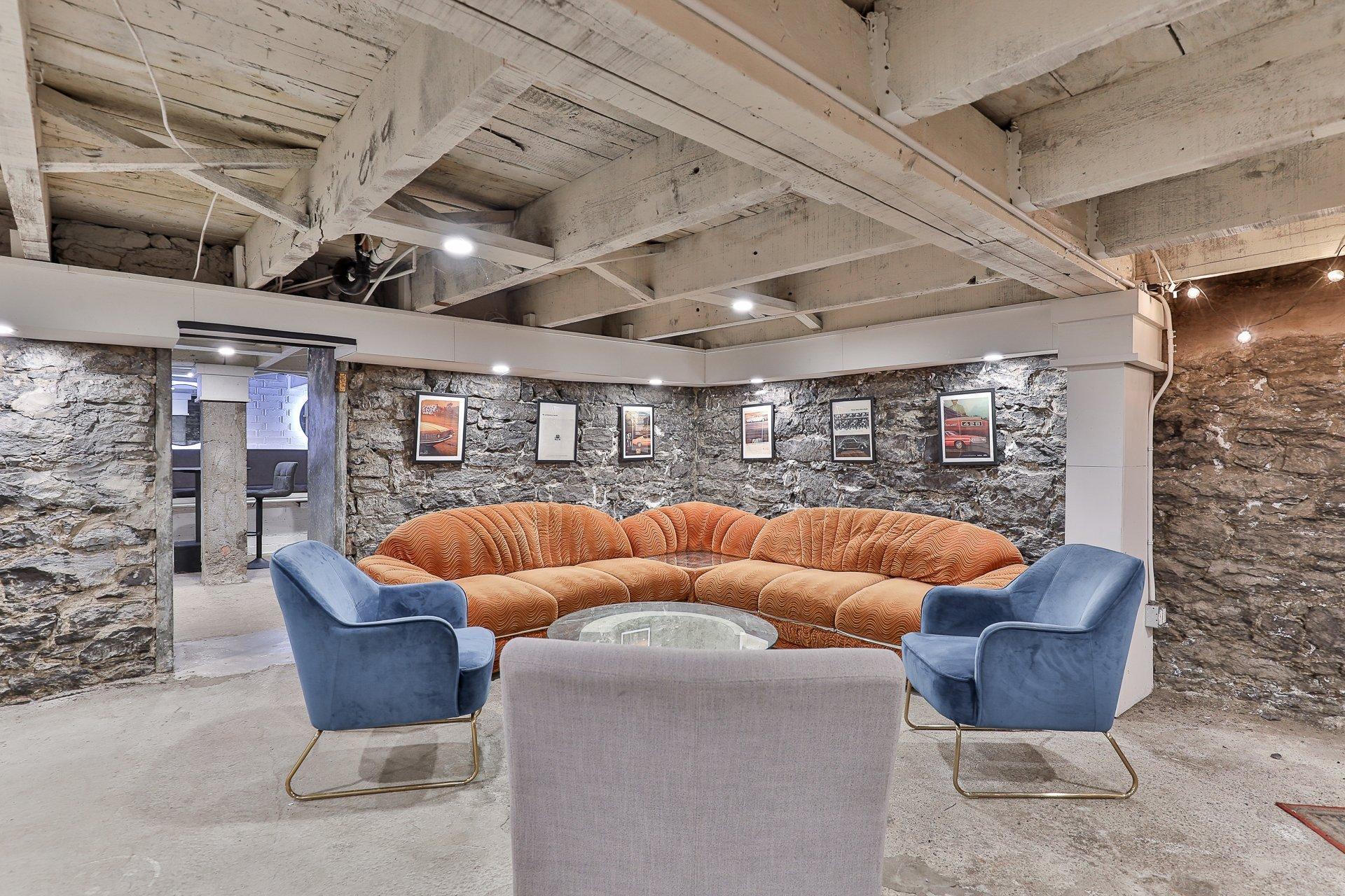 









4800Z


Rue De Bullion

,
Montréal (Le Plateau-Mont-Royal),




QC
H2T1Y8

