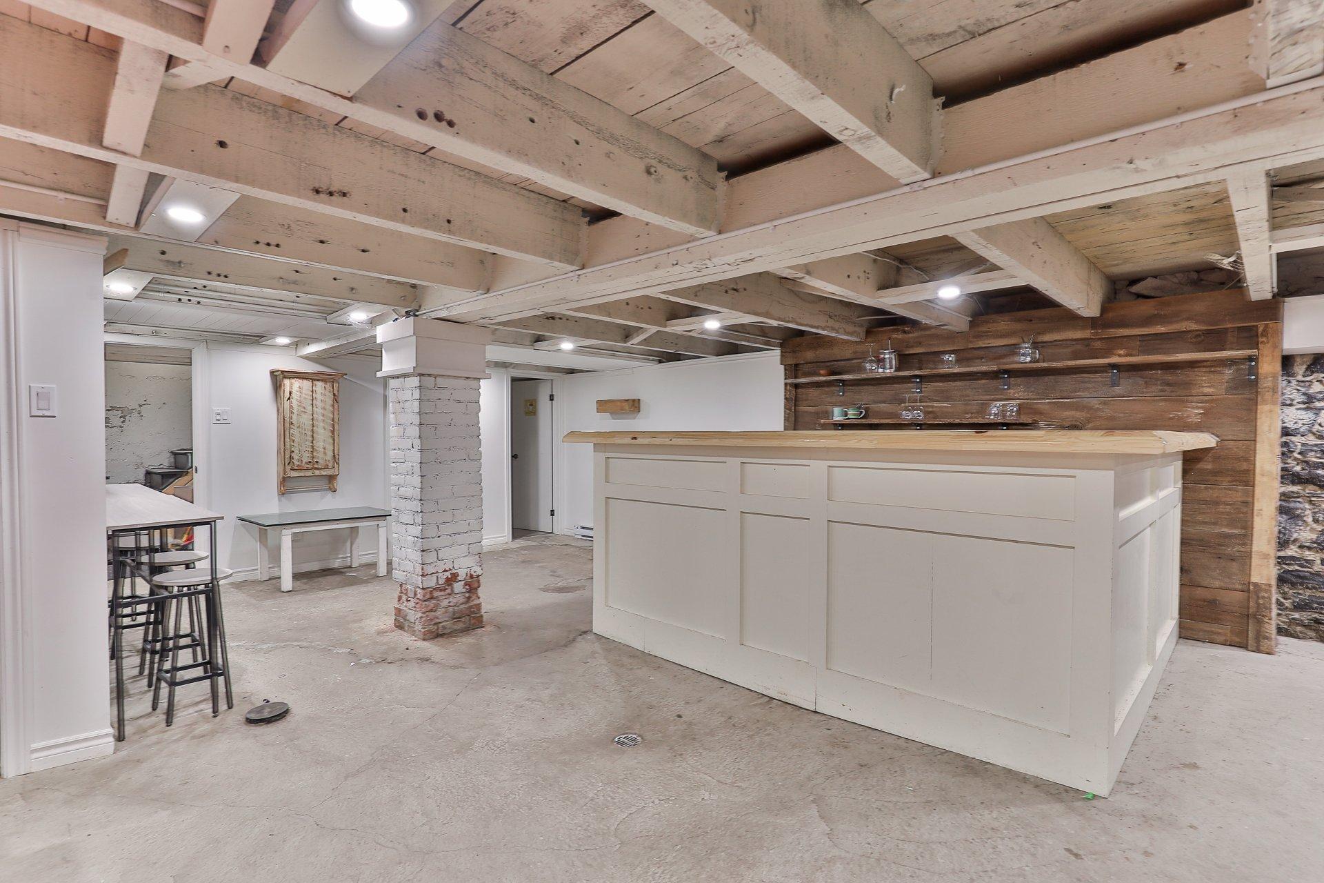 









4800Z


Rue De Bullion

,
Montréal (Le Plateau-Mont-Royal),




QC
H2T1Y8

