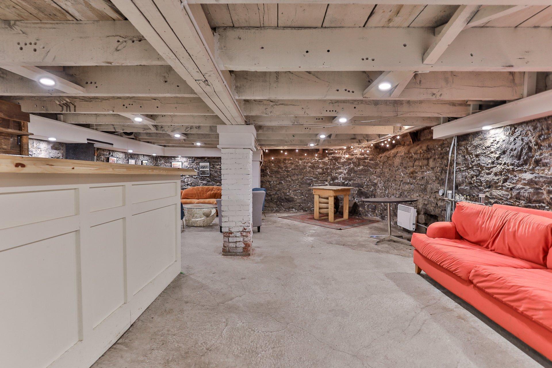 









4800Z


Rue De Bullion

,
Montréal (Le Plateau-Mont-Royal),




QC
H2T1Y8

