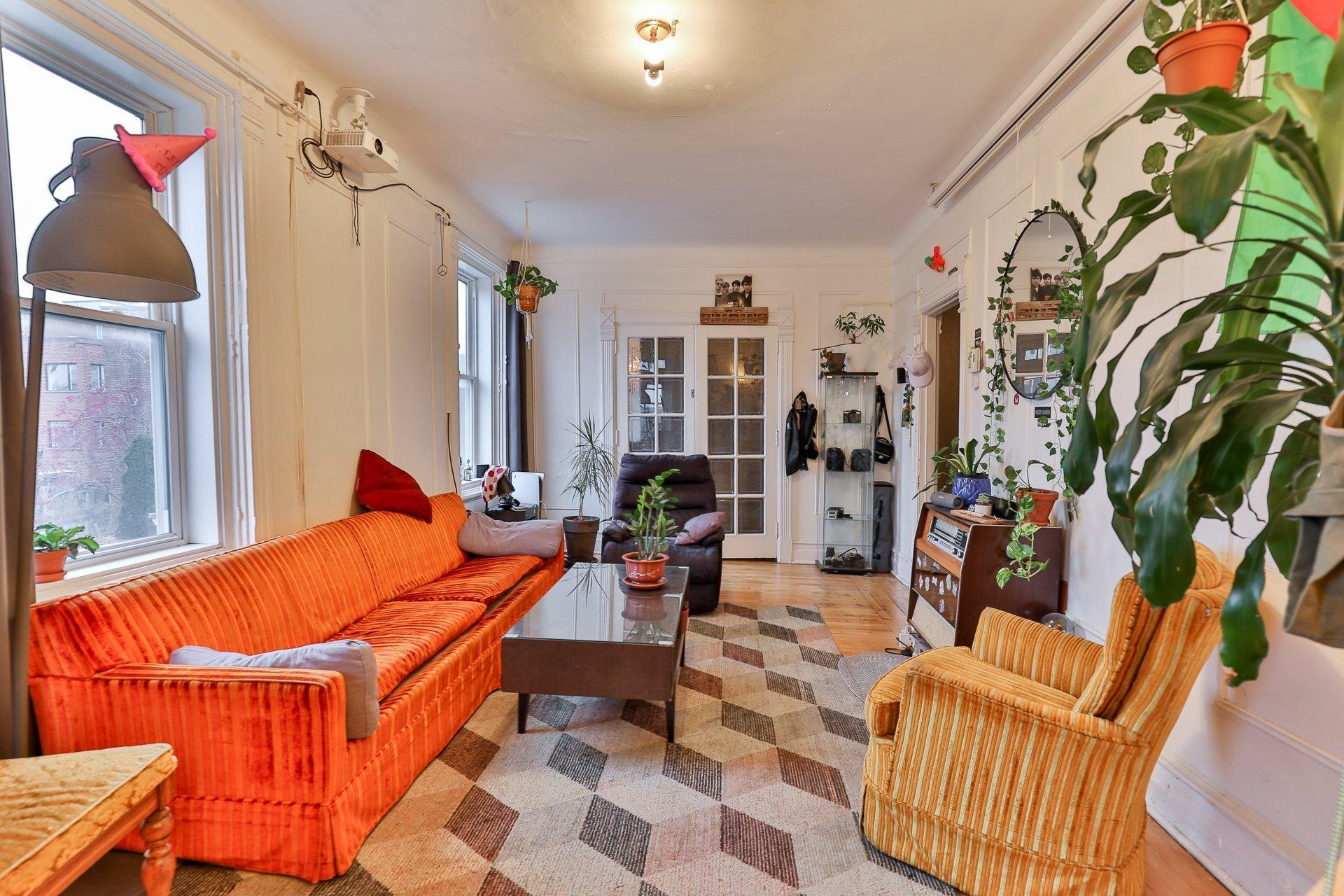 









4800Z


Rue De Bullion

,
Montréal (Le Plateau-Mont-Royal),




QC
H2T1Y8

