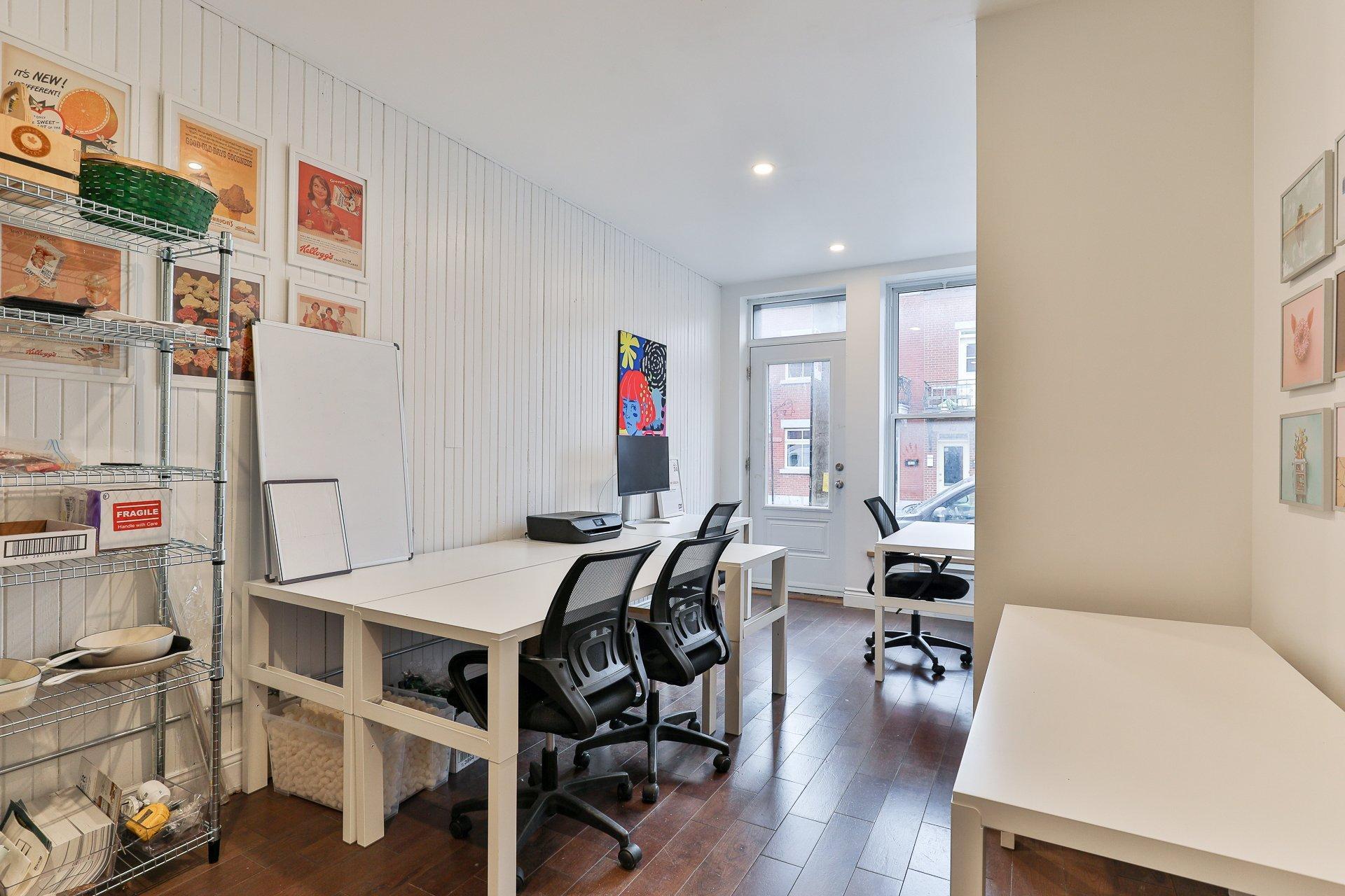 









4800Z


Rue De Bullion

,
Montréal (Le Plateau-Mont-Royal),




QC
H2T1Y8

