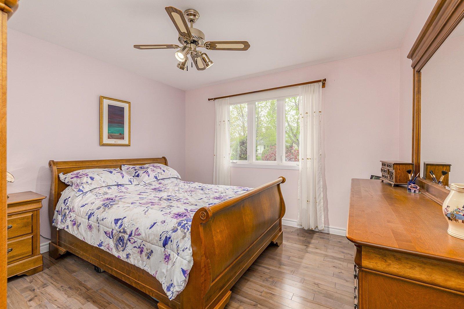 









1019


Rue Sideleau

,
Sherbrooke (Fleurimont),




QC
J1E1H7

