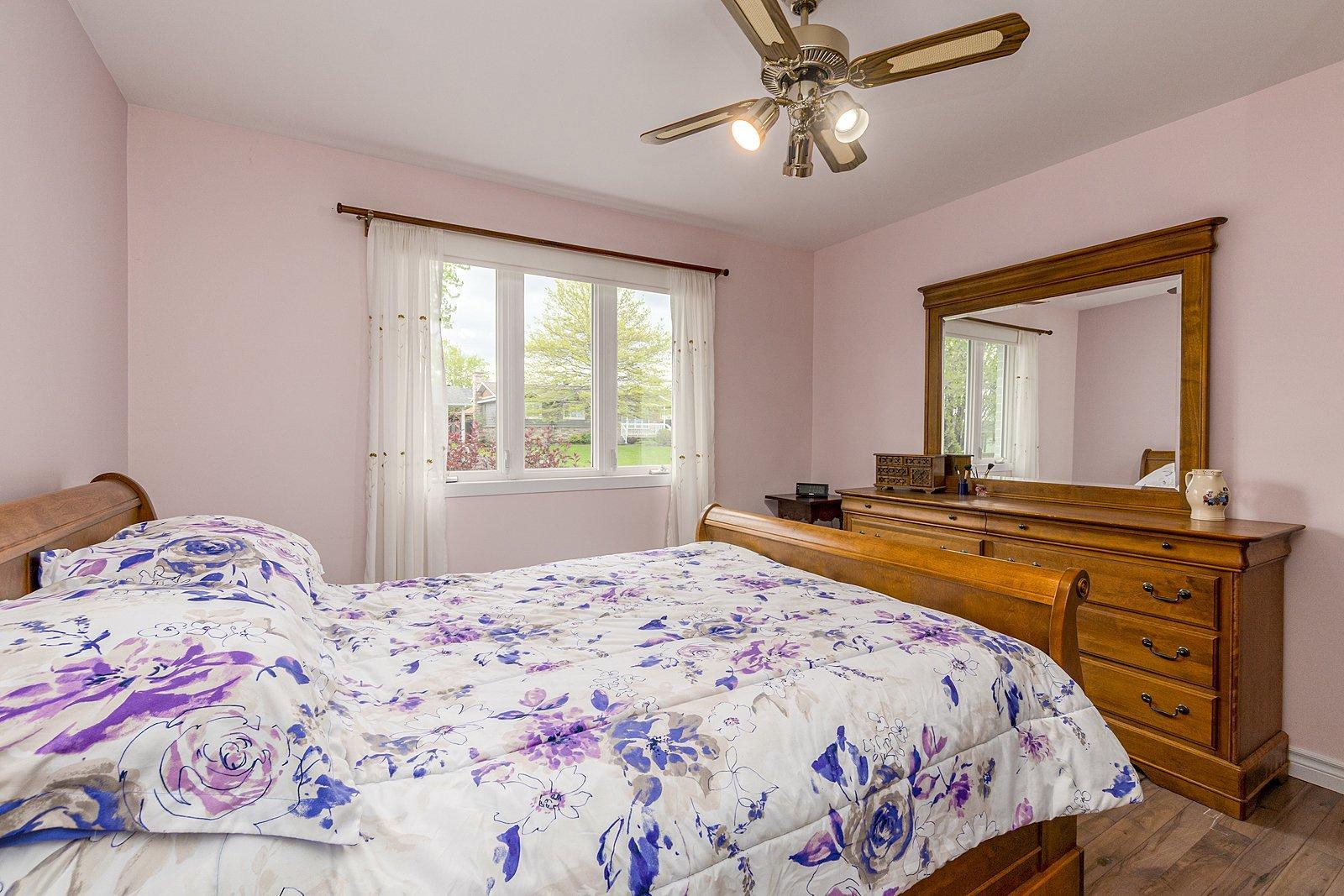 









1019


Rue Sideleau

,
Sherbrooke (Fleurimont),




QC
J1E1H7

