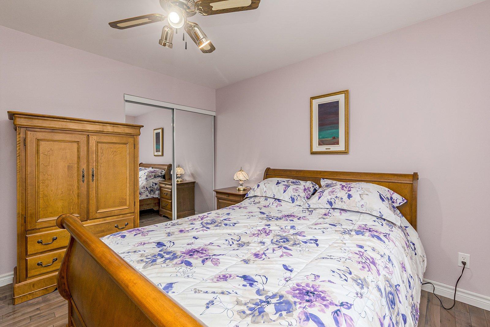 









1019


Rue Sideleau

,
Sherbrooke (Fleurimont),




QC
J1E1H7

