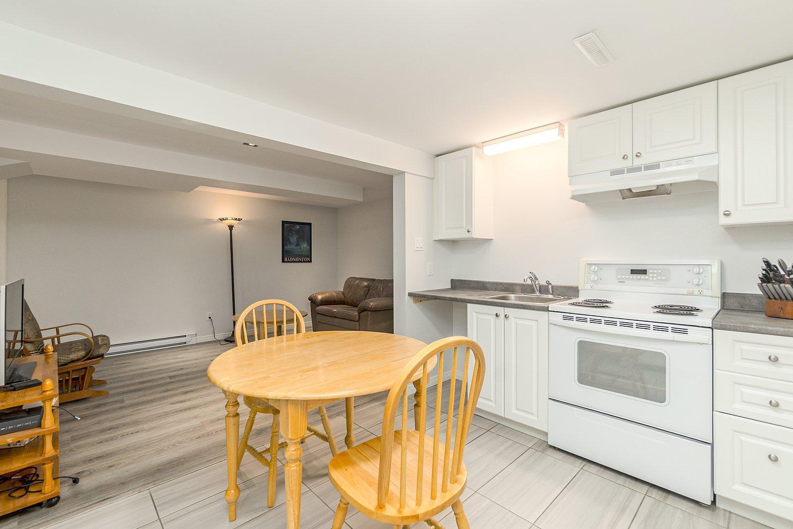 









1019


Rue Sideleau

,
Sherbrooke (Fleurimont),




QC
J1E1H7


