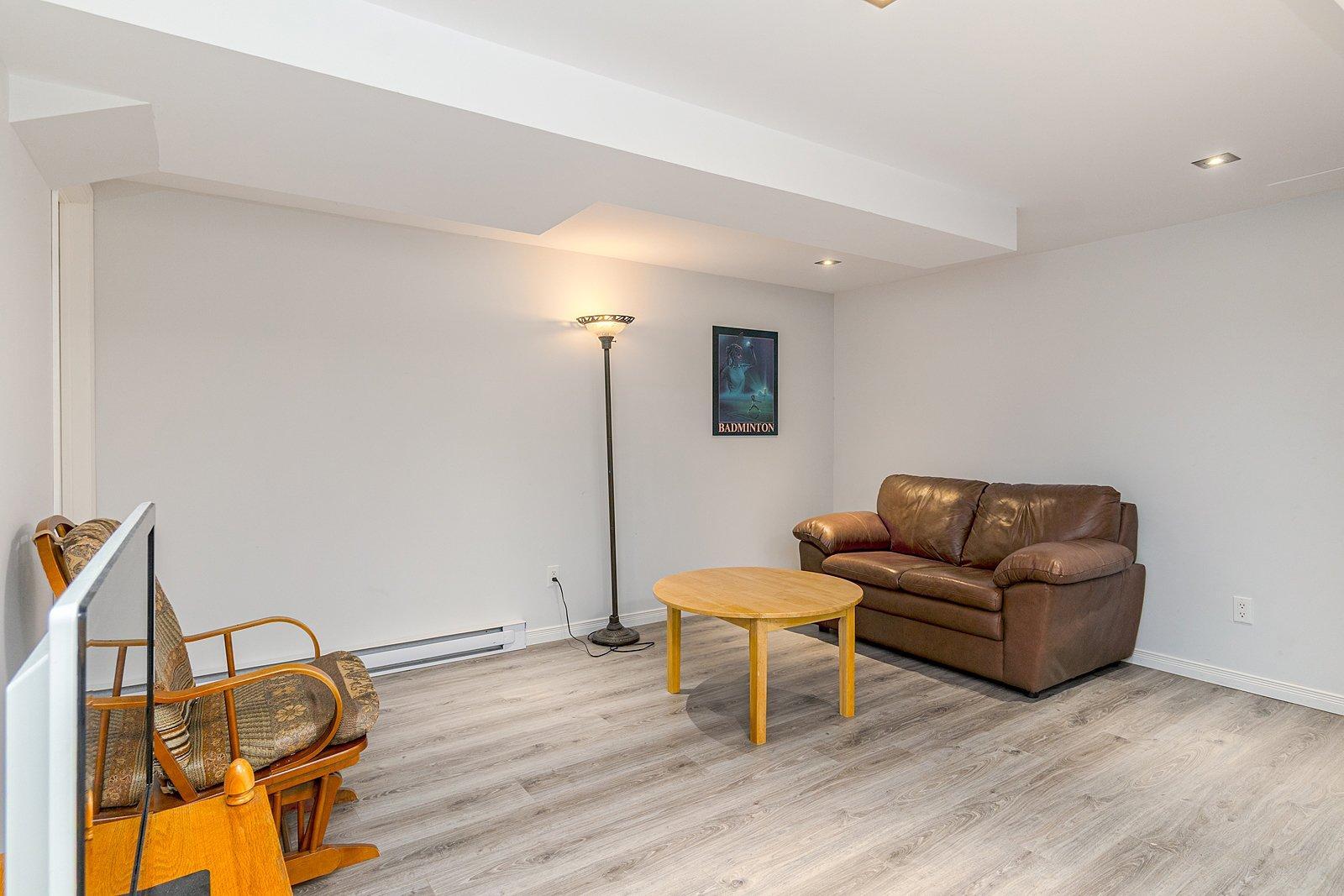 









1019


Rue Sideleau

,
Sherbrooke (Fleurimont),




QC
J1E1H7

