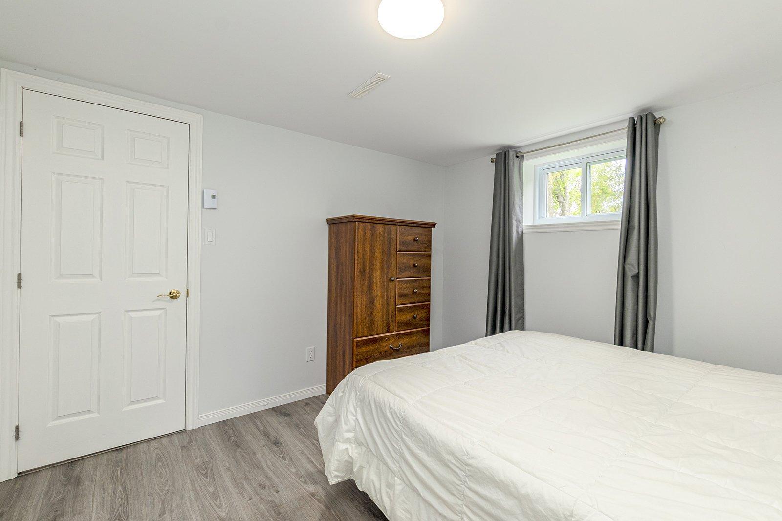 









1019


Rue Sideleau

,
Sherbrooke (Fleurimont),




QC
J1E1H7

