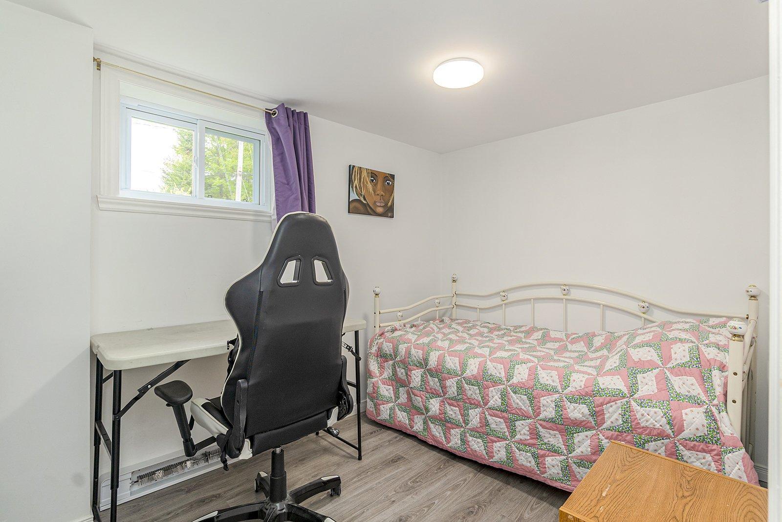 









1019


Rue Sideleau

,
Sherbrooke (Fleurimont),




QC
J1E1H7

