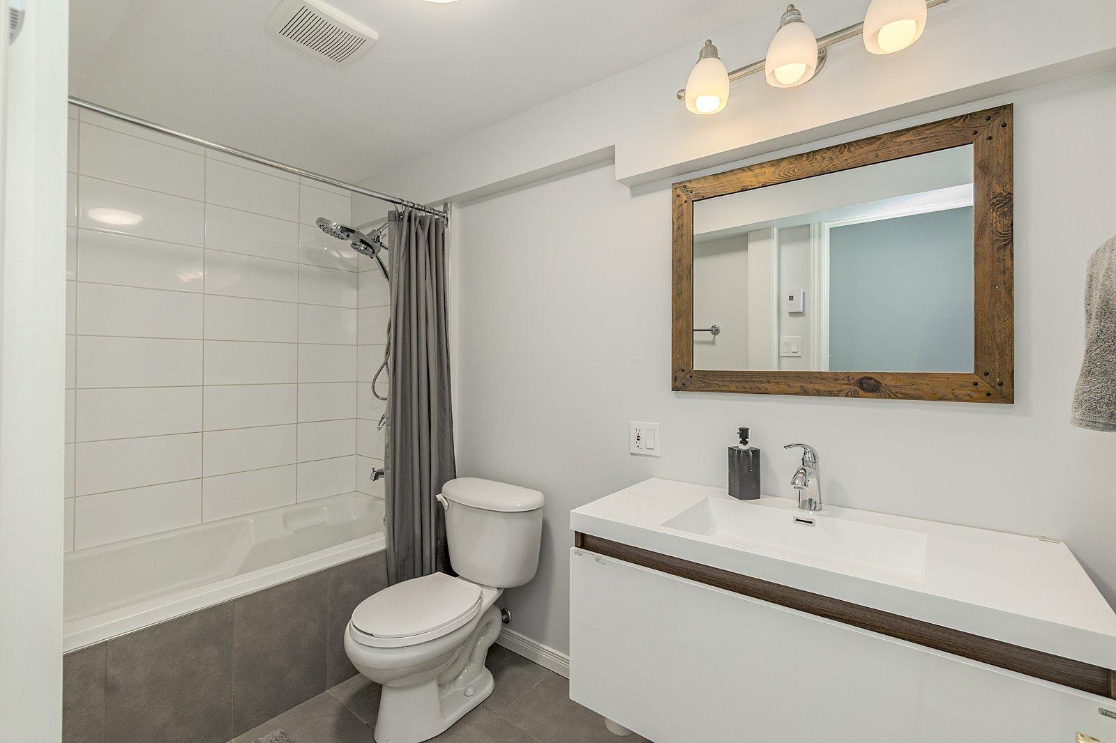 









1019


Rue Sideleau

,
Sherbrooke (Fleurimont),




QC
J1E1H7

