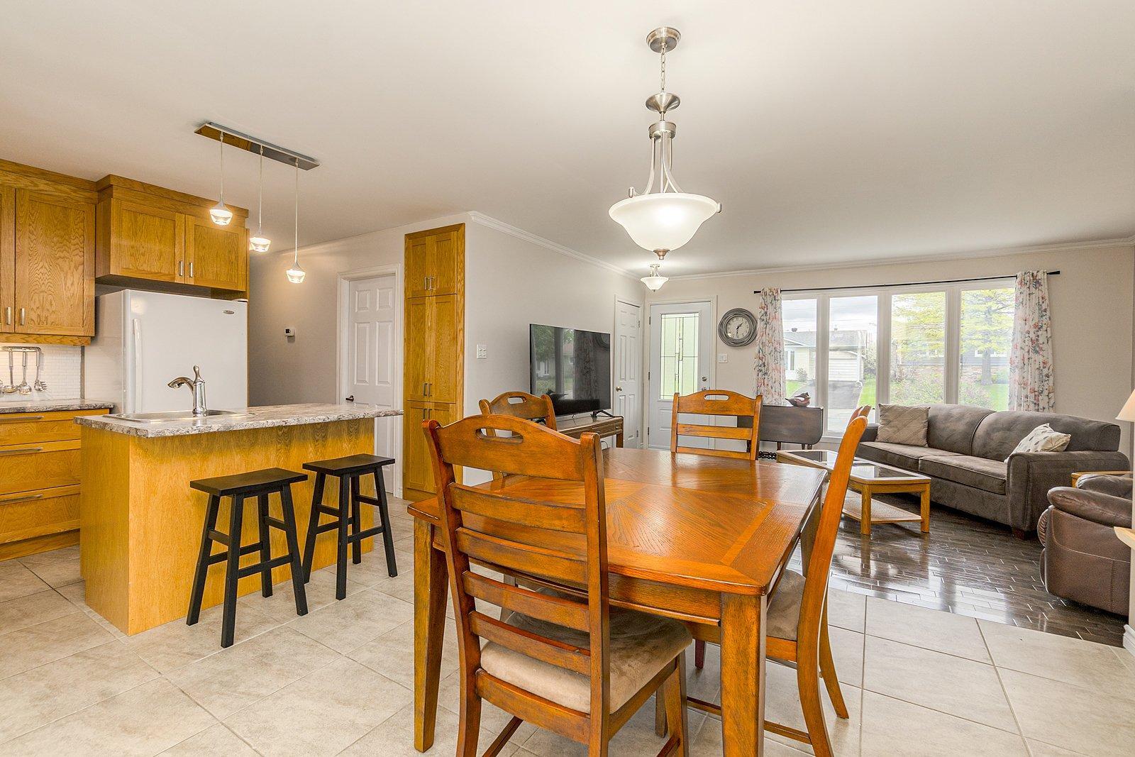 









1019


Rue Sideleau

,
Sherbrooke (Fleurimont),




QC
J1E1H7

