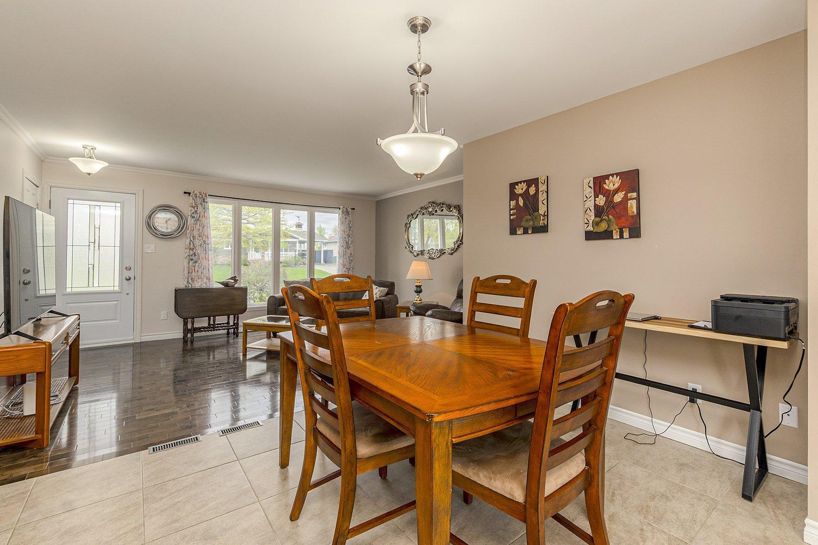 









1019


Rue Sideleau

,
Sherbrooke (Fleurimont),




QC
J1E1H7

