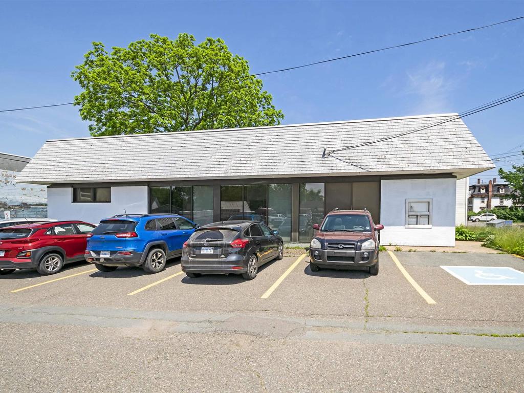 












49 Main Street

,
Hantsport,




NS
B0P 1P0

