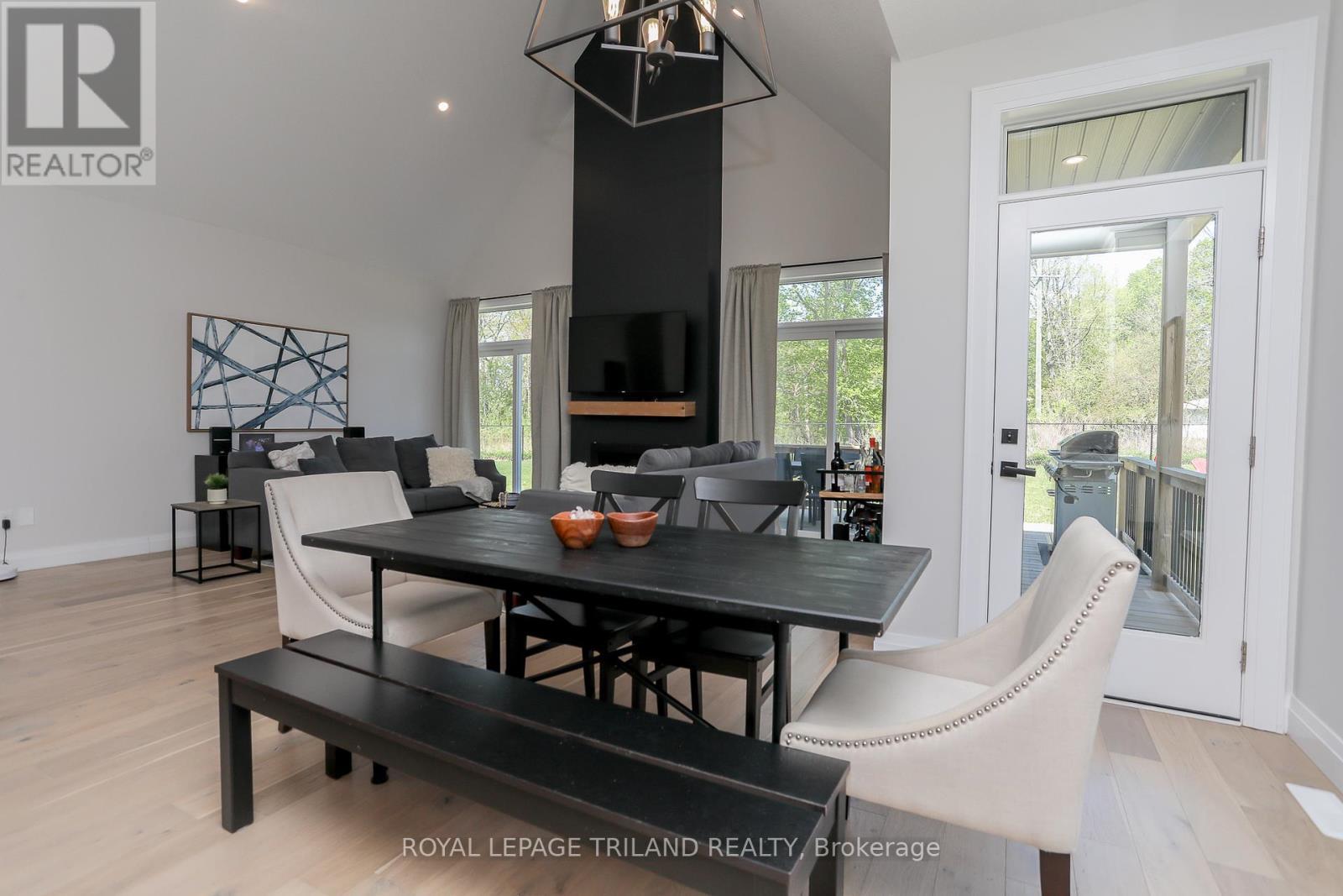 












45 COMPASS TRAIL

,
Central Elgin (Port Stanley),




Ontario
N5L0B4

