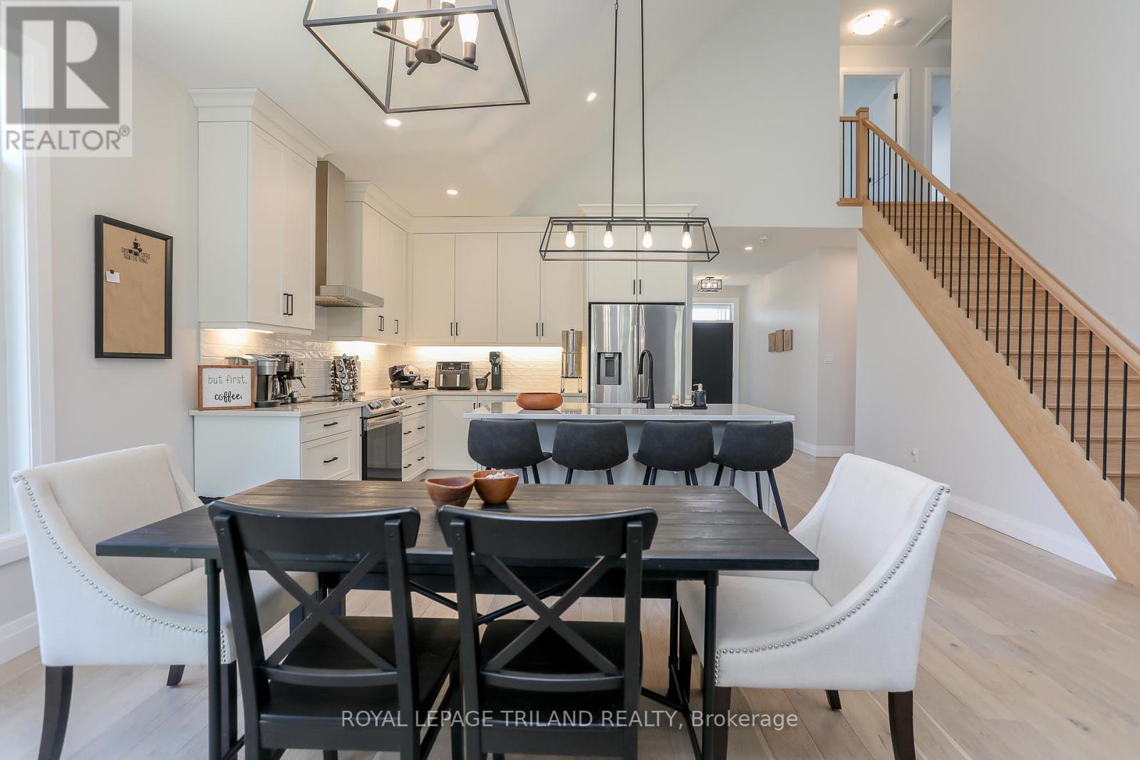 












45 COMPASS TRAIL

,
Central Elgin (Port Stanley),




Ontario
N5L0B4

