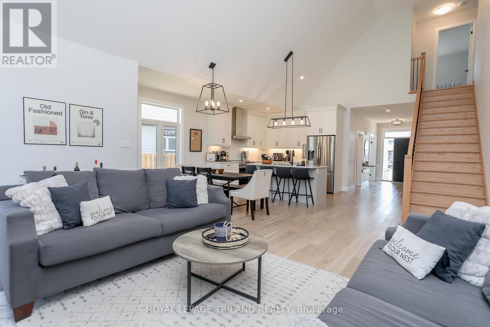 












45 COMPASS TRAIL

,
Central Elgin (Port Stanley),




Ontario
N5L0B4

