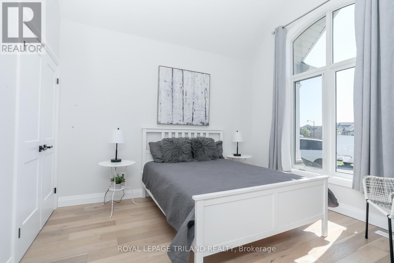 












45 COMPASS TRAIL

,
Central Elgin (Port Stanley),




Ontario
N5L0B4

