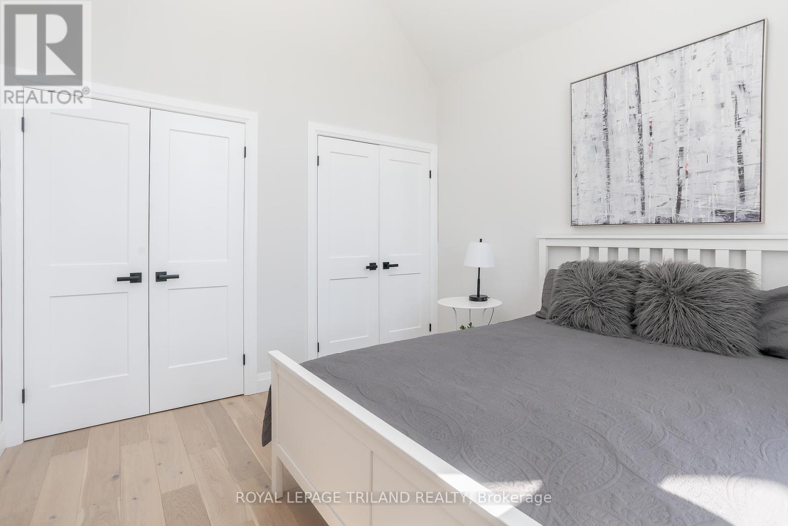 












45 COMPASS TRAIL

,
Central Elgin (Port Stanley),




Ontario
N5L0B4

