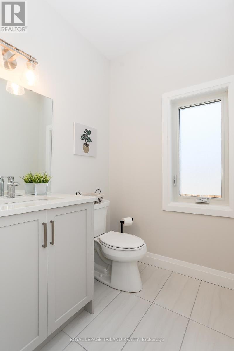 












45 COMPASS TRAIL

,
Central Elgin (Port Stanley),




Ontario
N5L0B4

