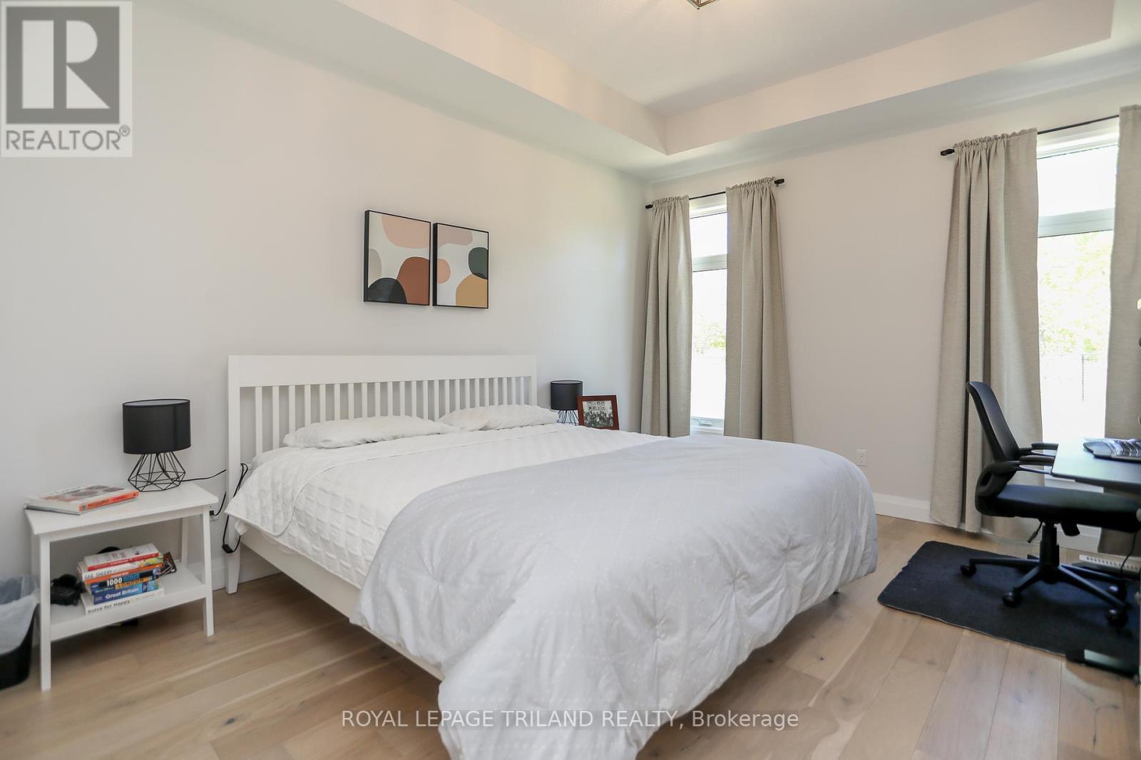 












45 COMPASS TRAIL

,
Central Elgin (Port Stanley),




Ontario
N5L0B4

