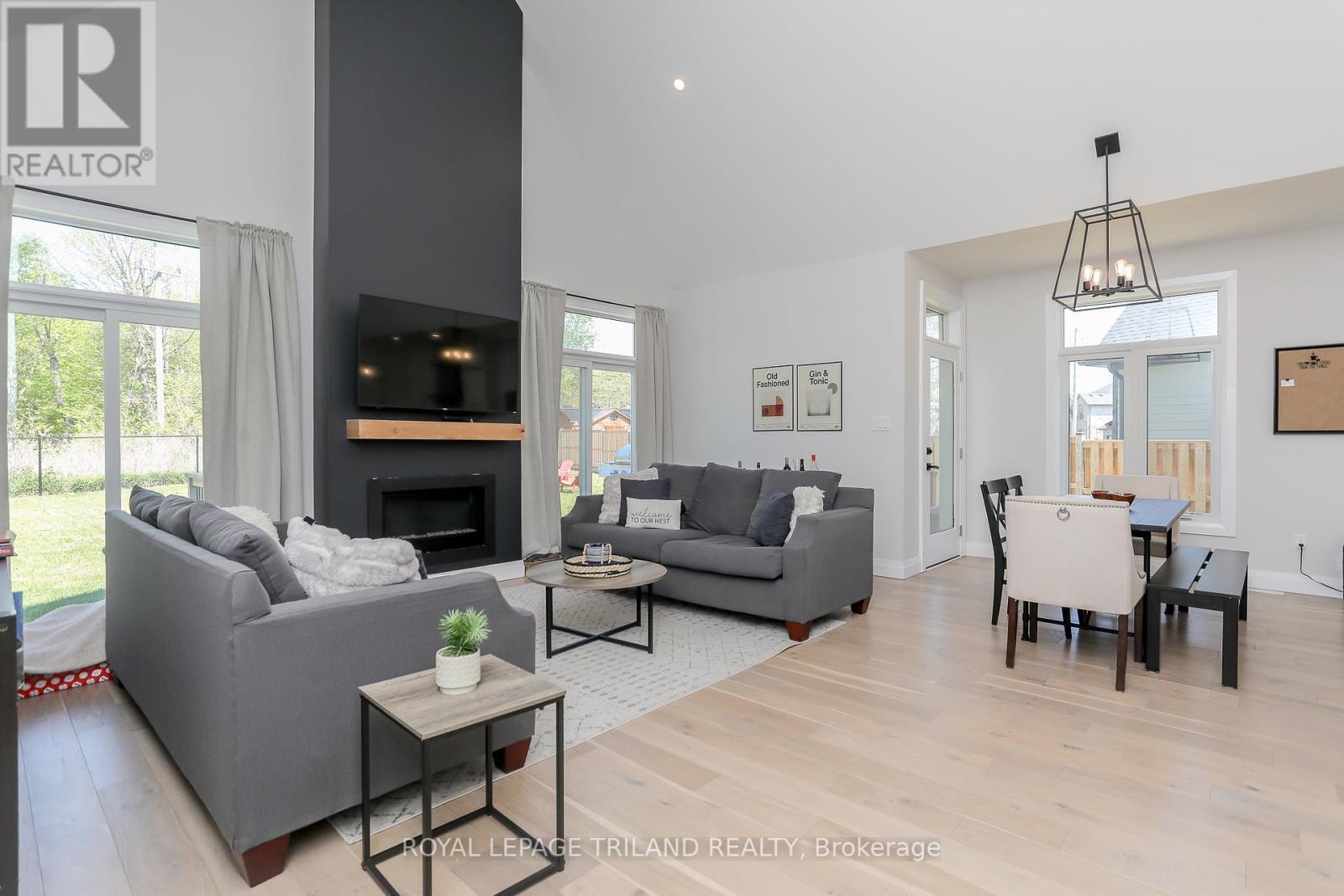 












45 COMPASS TRAIL

,
Central Elgin (Port Stanley),




Ontario
N5L0B4

