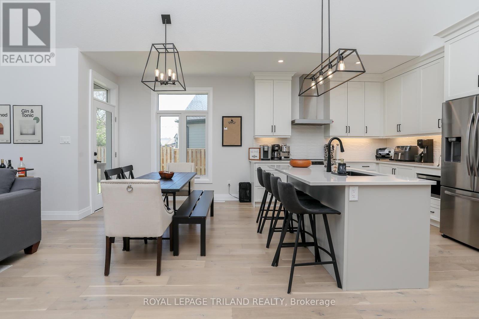 












45 COMPASS TRAIL

,
Central Elgin (Port Stanley),




Ontario
N5L0B4

