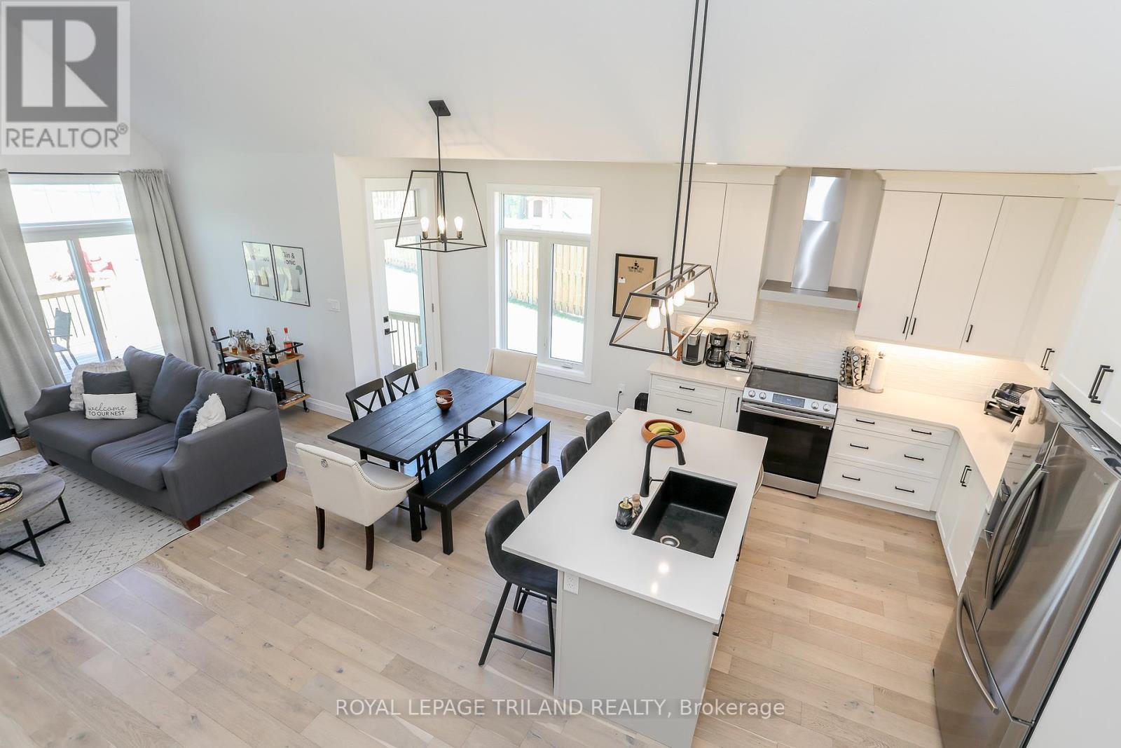 












45 COMPASS TRAIL

,
Central Elgin (Port Stanley),




Ontario
N5L0B4

