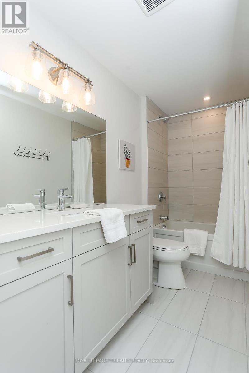 












45 COMPASS TRAIL

,
Central Elgin (Port Stanley),




Ontario
N5L0B4

