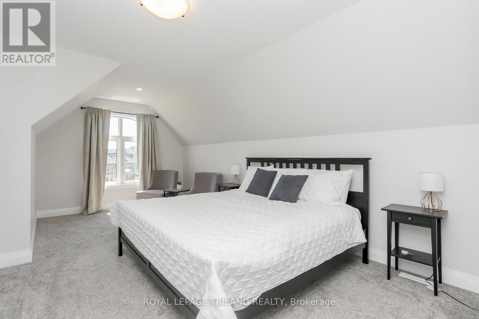 












45 COMPASS TRAIL

,
Central Elgin (Port Stanley),




Ontario
N5L0B4

