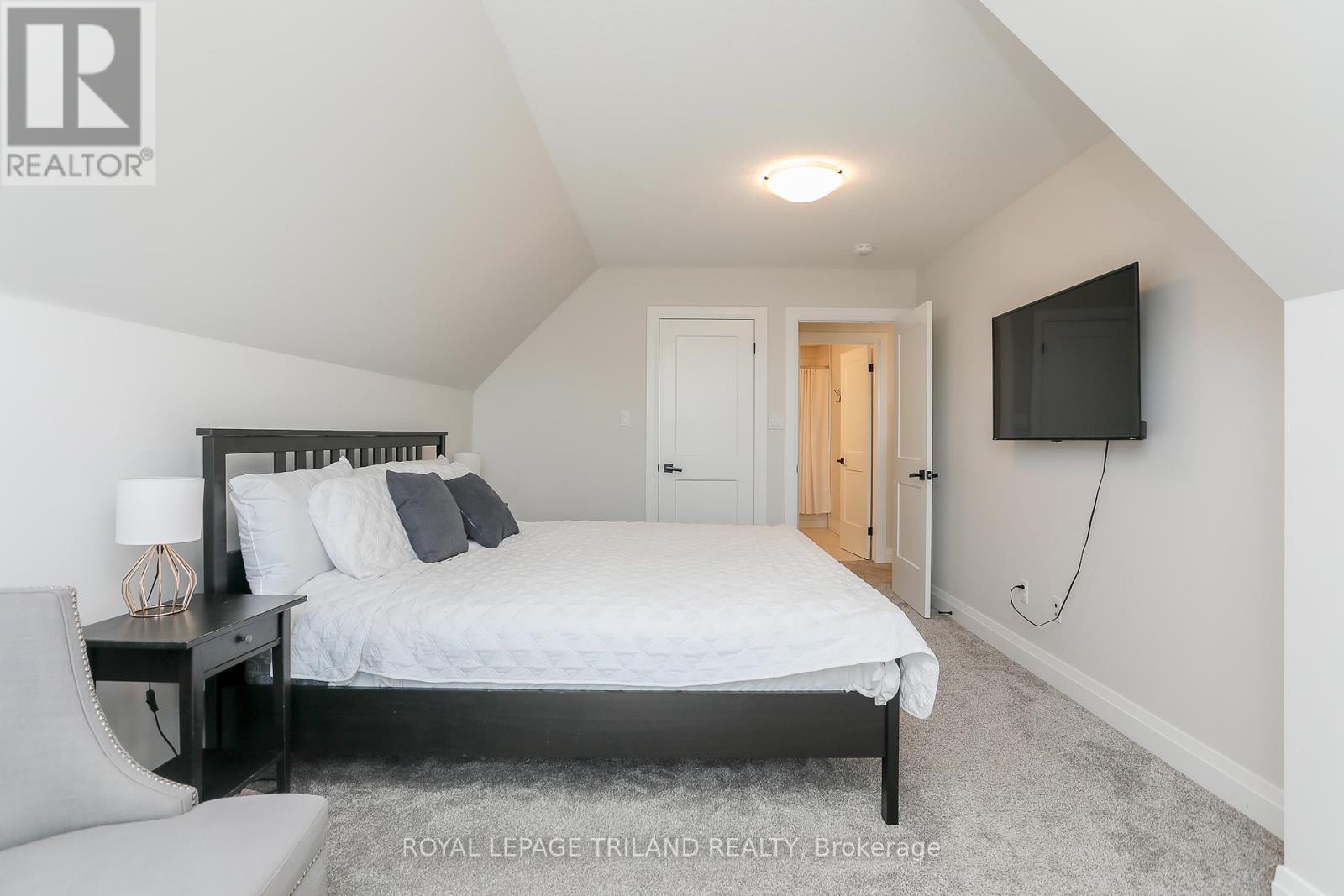 












45 COMPASS TRAIL

,
Central Elgin (Port Stanley),




Ontario
N5L0B4

