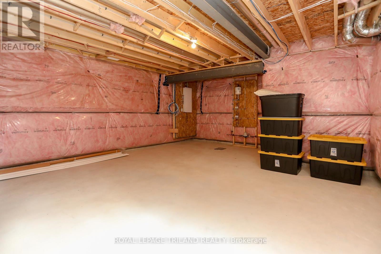 












45 COMPASS TRAIL

,
Central Elgin (Port Stanley),




Ontario
N5L0B4

