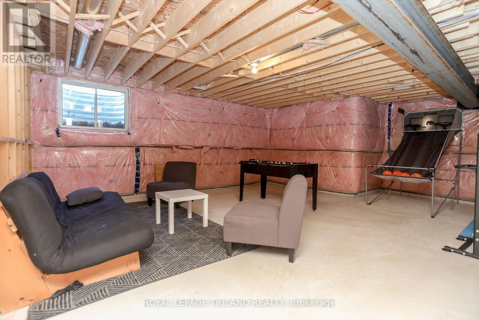












45 COMPASS TRAIL

,
Central Elgin (Port Stanley),




Ontario
N5L0B4

