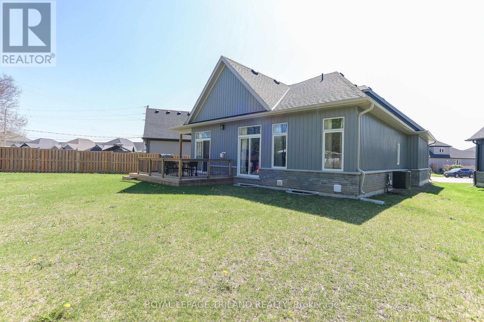












45 COMPASS TRAIL

,
Central Elgin (Port Stanley),




Ontario
N5L0B4


