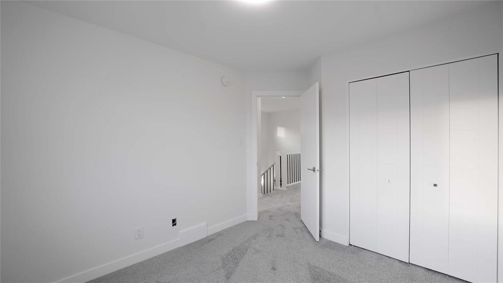 












122 Meadowlands Drive

,
West St Paul,




Manitoba
R2V5G6

