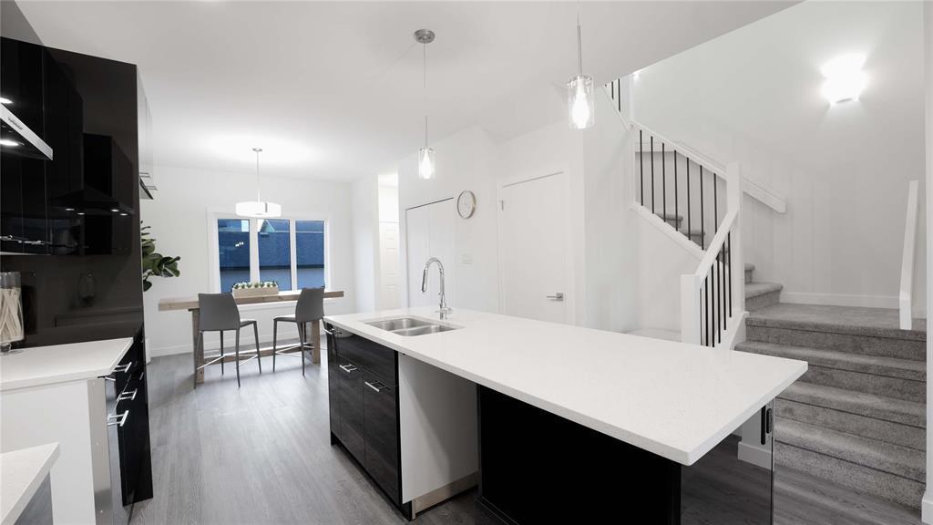 












122 Meadowlands Drive

,
West St Paul,




Manitoba
R2V5G6

