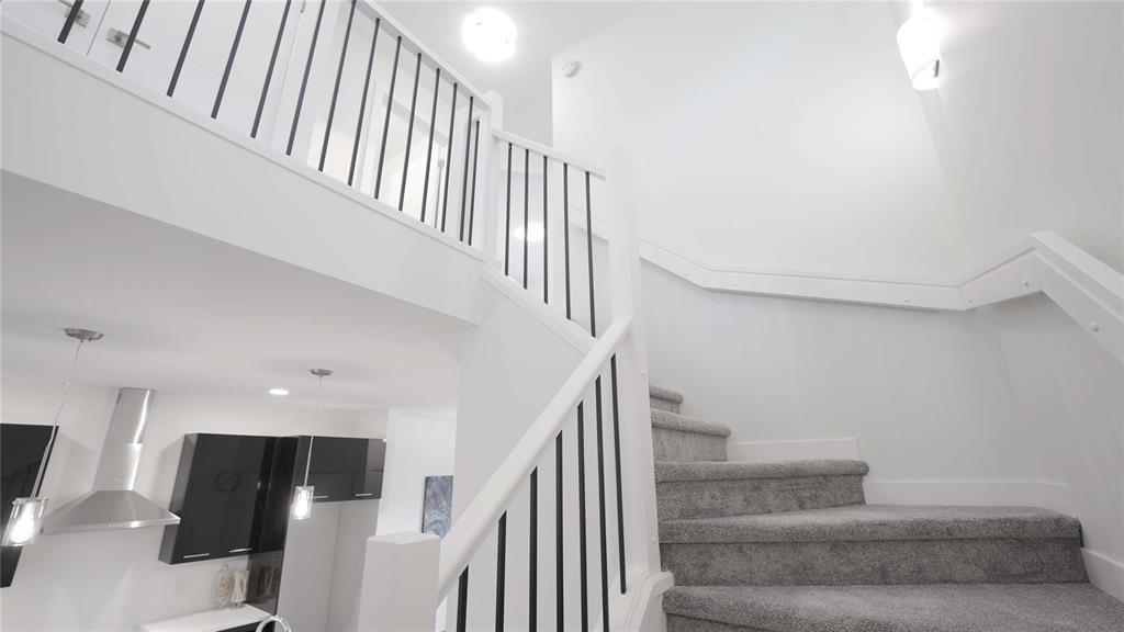 












122 Meadowlands Drive

,
West St Paul,




Manitoba
R2V5G6

