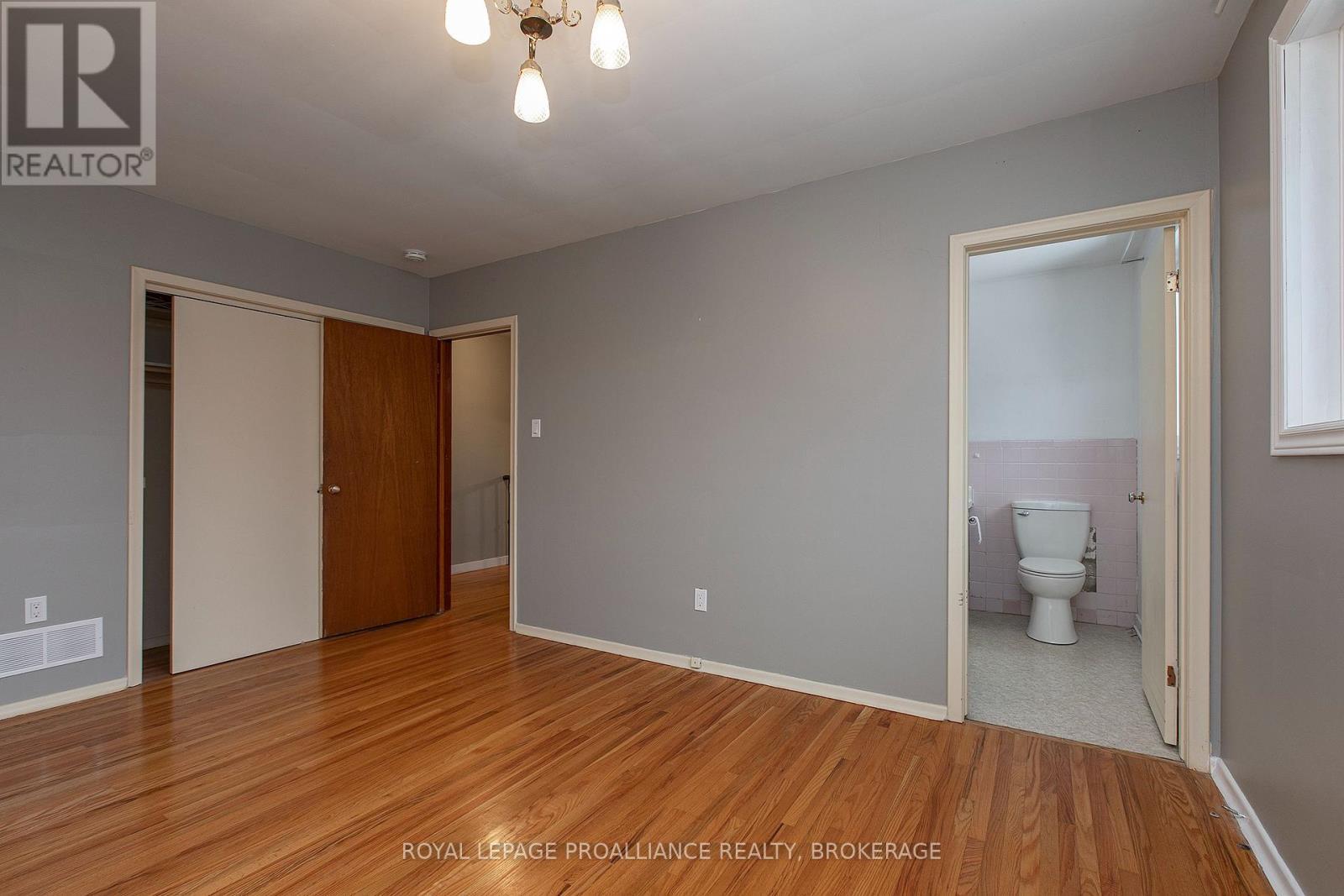












247 NORMAN ROGERS DRIVE

,
Kingston (Central City West),




Ontario
K7M2R5

