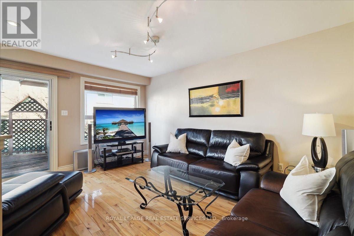 












86 NAHANNI DRIVE

,
Richmond Hill,




Ontario
L4B4L4

