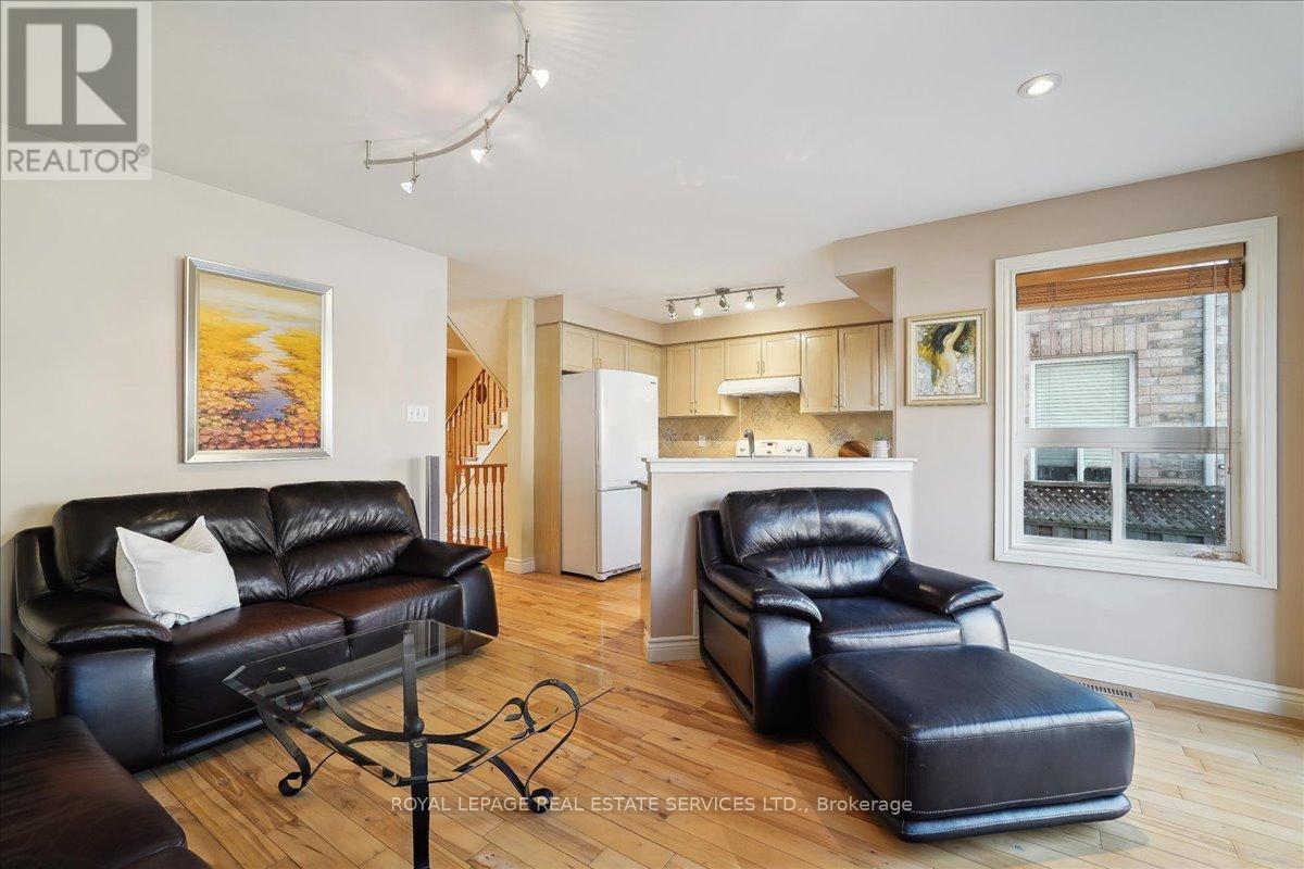












86 NAHANNI DRIVE

,
Richmond Hill,




Ontario
L4B4L4

