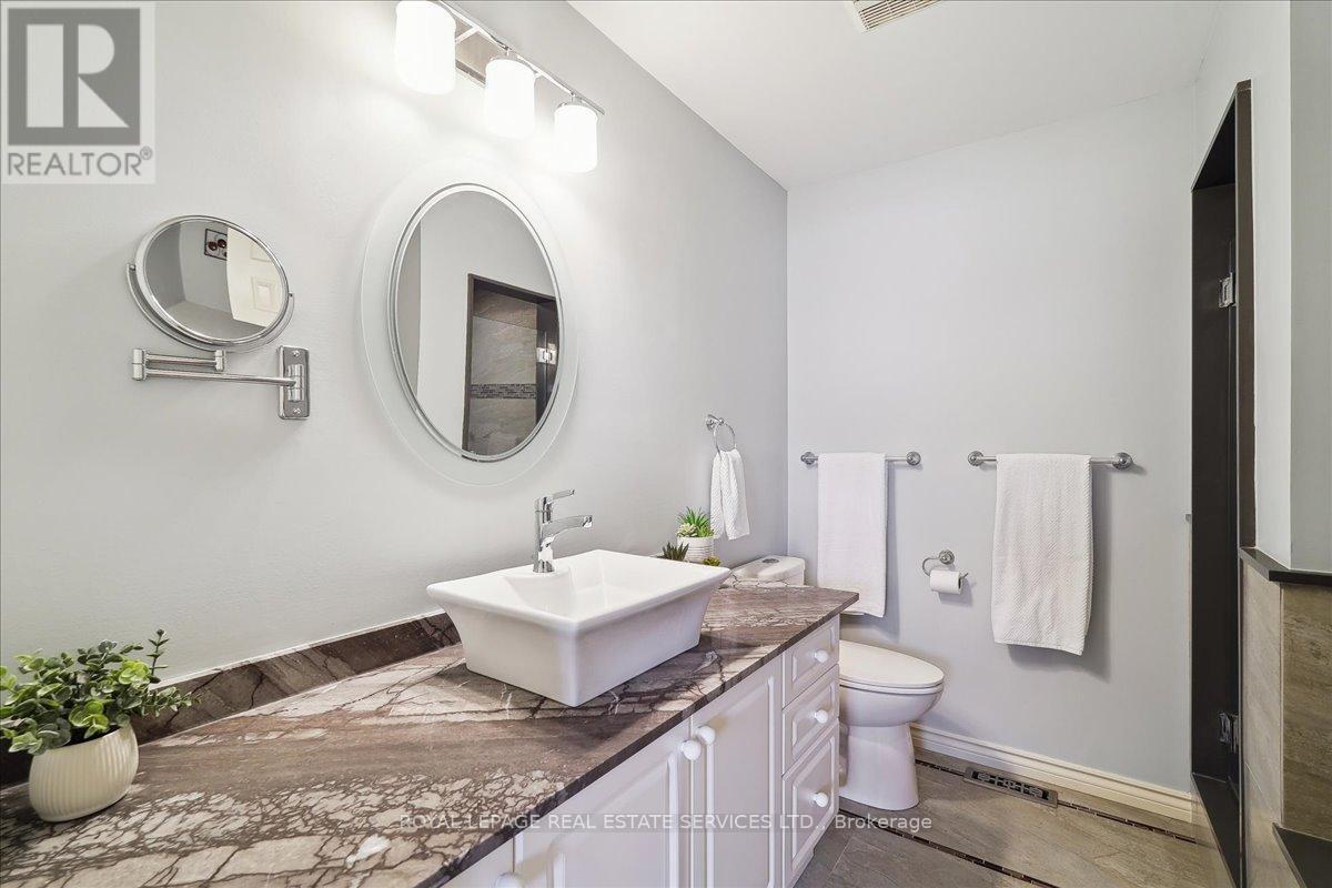 












86 NAHANNI DRIVE

,
Richmond Hill,




Ontario
L4B4L4

