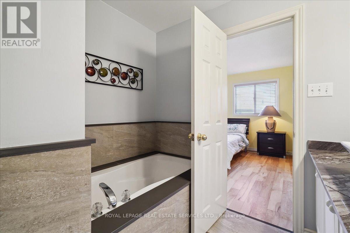 












86 NAHANNI DRIVE

,
Richmond Hill,




Ontario
L4B4L4

