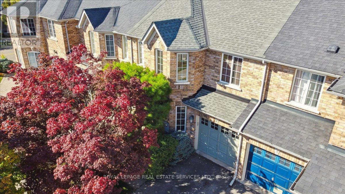 












86 NAHANNI DRIVE

,
Richmond Hill,




Ontario
L4B4L4

